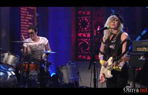 The Ting Tings - Shut Up and Let Me Go (Saturday Night Live)