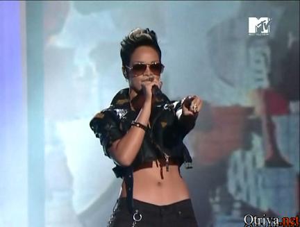 Rihanna feat. T.I. - Live Your Life (Live @ MTV VMA 2008)