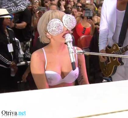 Lady GaGa - You and I (Live Today Show)