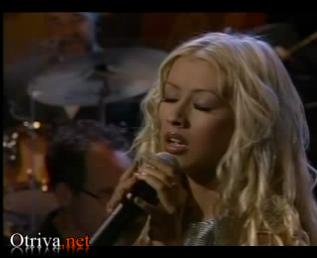Christina Aguilera - Contigo En La Distancia (Live)