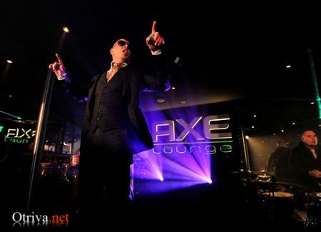 Pitbull - Bon Bon (Live at AXE Lounge)