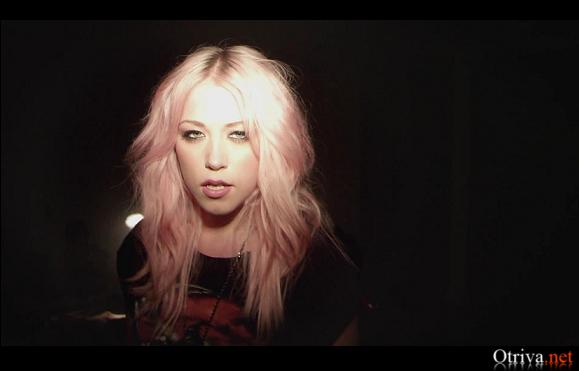 Amelia Lily - Party Over