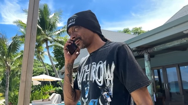 Wiz Khalifa ft. Snoop Dogg - Don't Text Don't Call