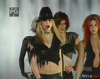 Britney Spears - I'm A Slave 4 U (Live at BMA 2001)
