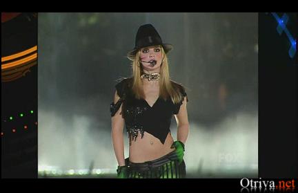 Britney Spears - I'm A Slave 4 U (Live @ Billboard New Years Eve 2001)