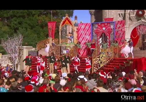 Mariah Carey - Oh Santa (Live at Disney World Christmas Parade)