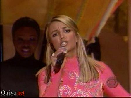 Britney Spears - From The Bottom Of My Broken Heart & Baby One More Time (Live at Grammys 2000)